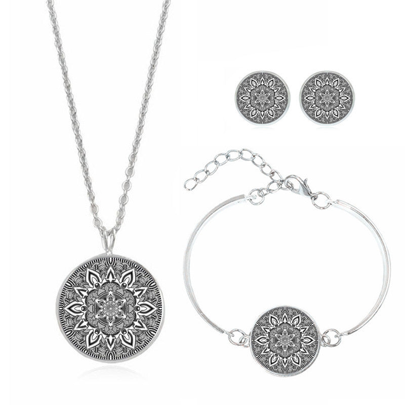 Collana mandala floreale pietre preziose