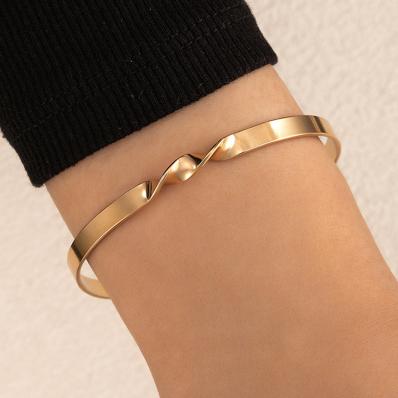 Bracciale cuore minimalista