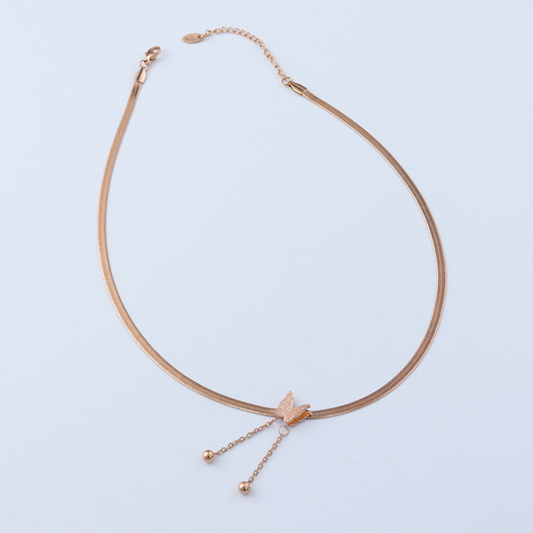 Collana satinata farfalla