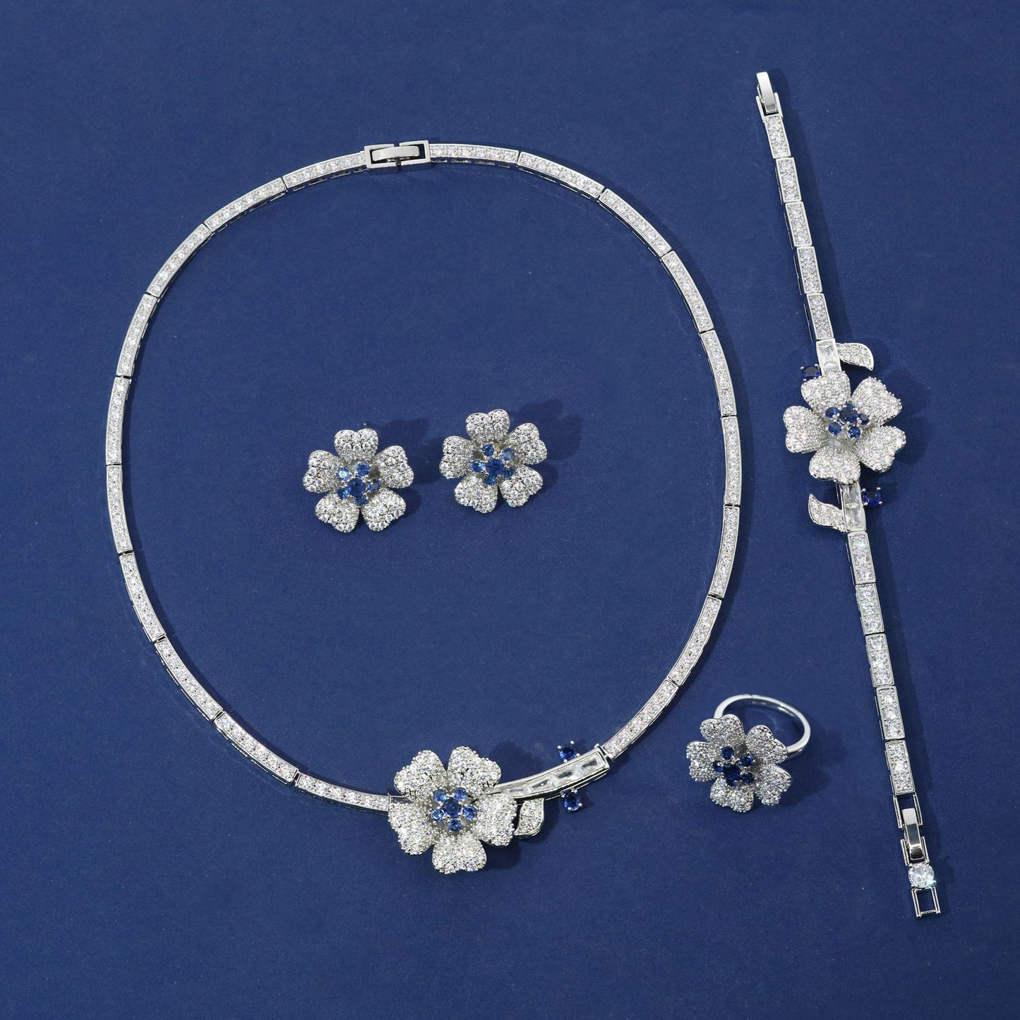 Collana fiore con zirconi