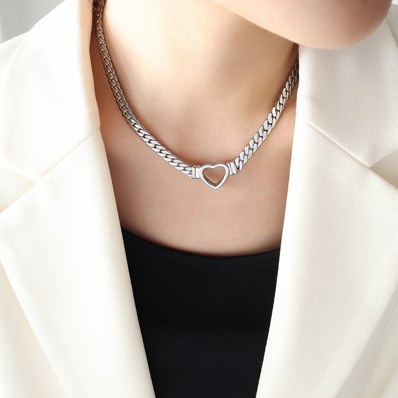 Collana Cuore Minimalista Traforata