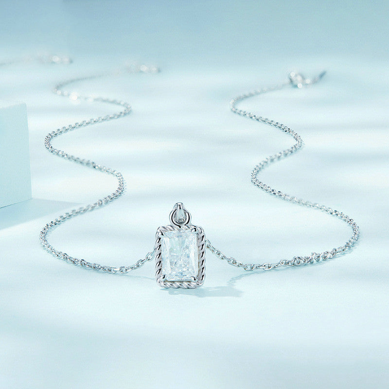 Collana quadrata d'argento