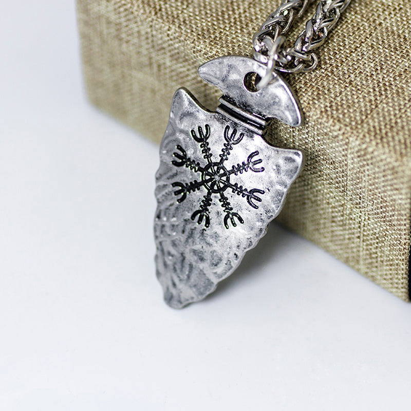 Collana con pendente runa