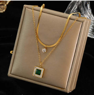 Collana con perline geometriche