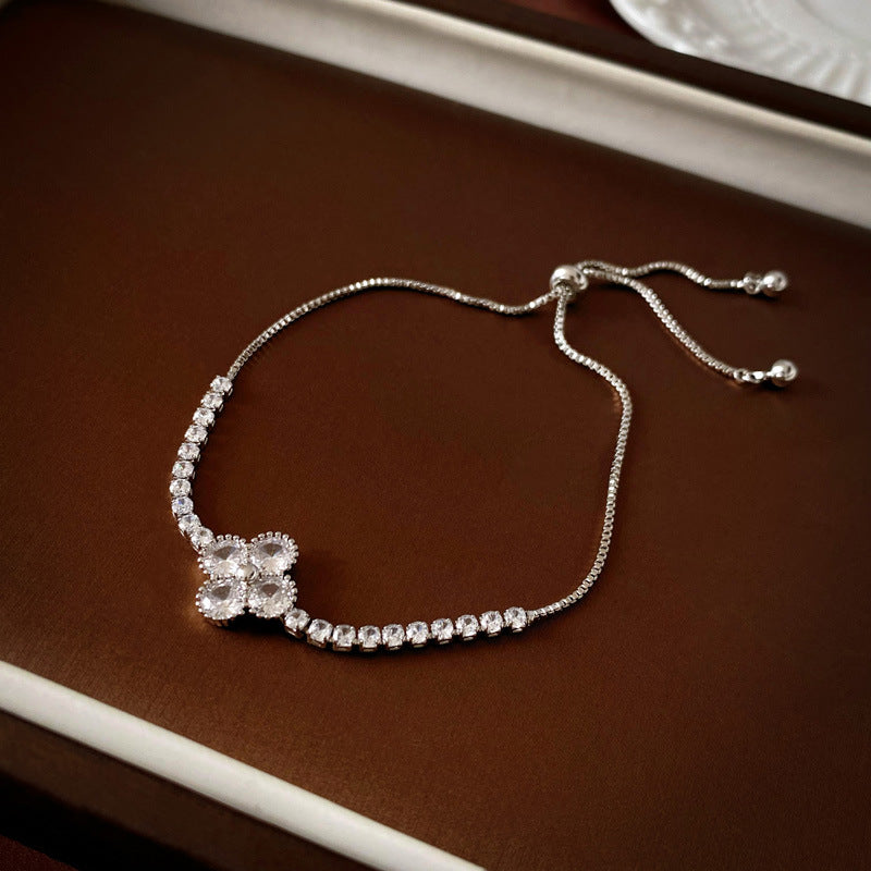 Bracciale fiore quattro petali