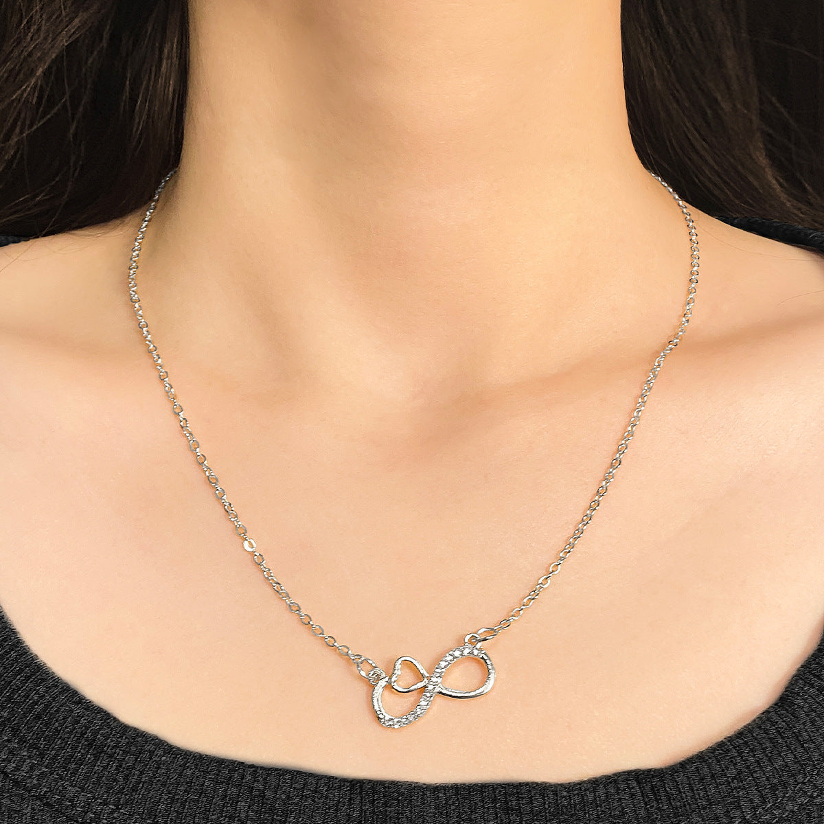 Choker simbolo infinito