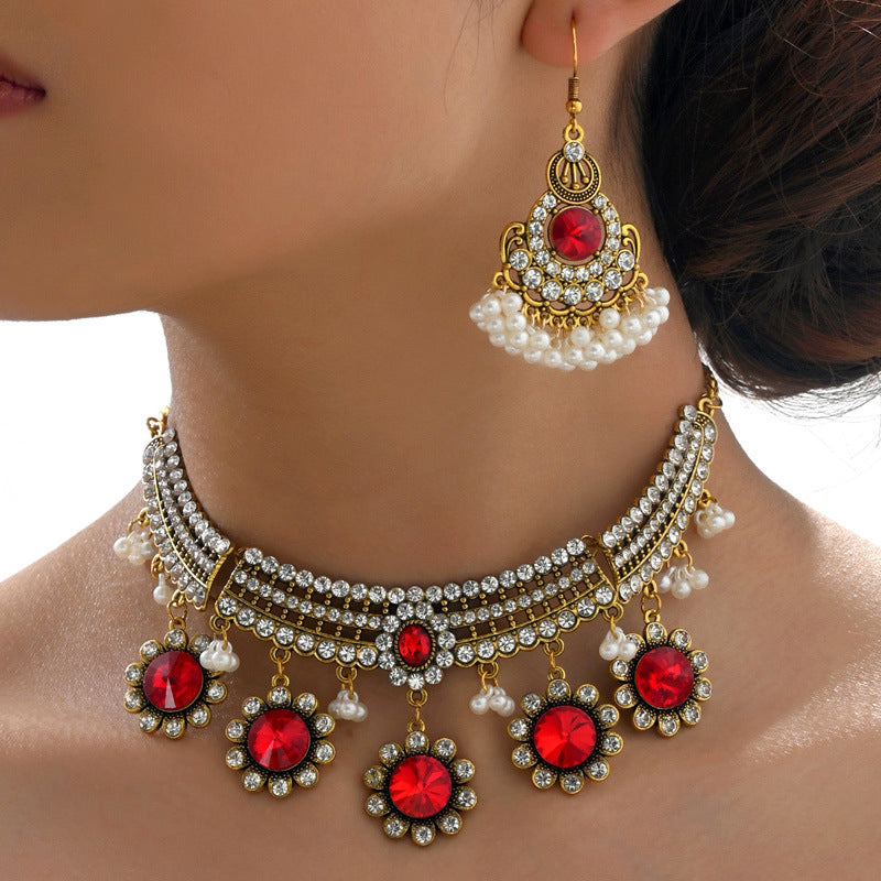Set collana e orecchini retrò