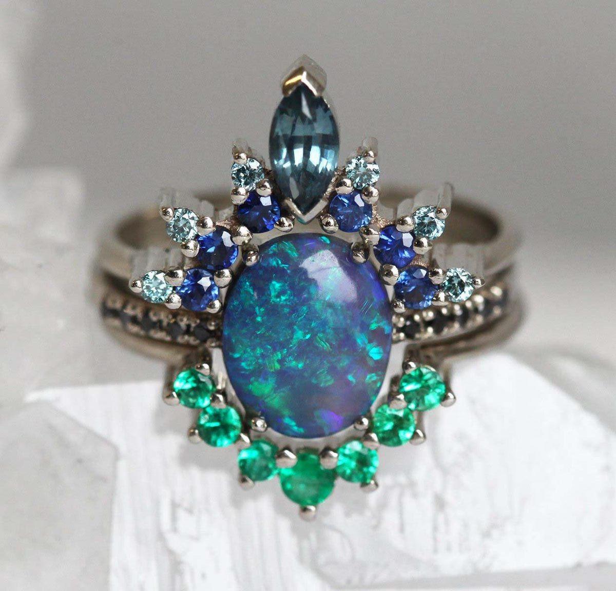 Anello blu pavone