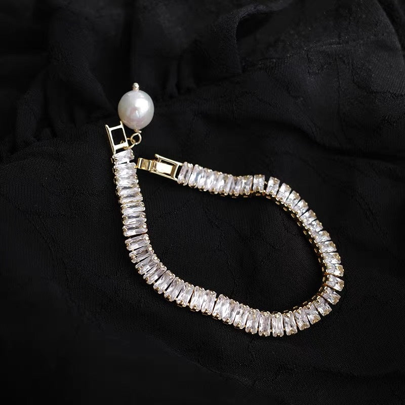 Bracciale con perle barocche cristallo e zircone