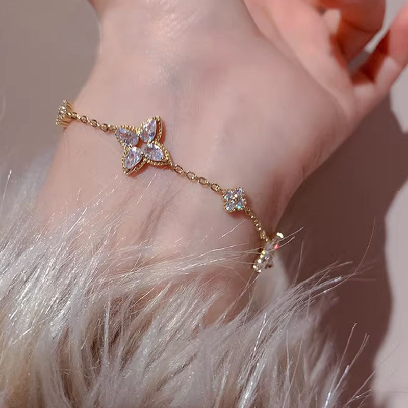 Bracciale fiore con zirconi