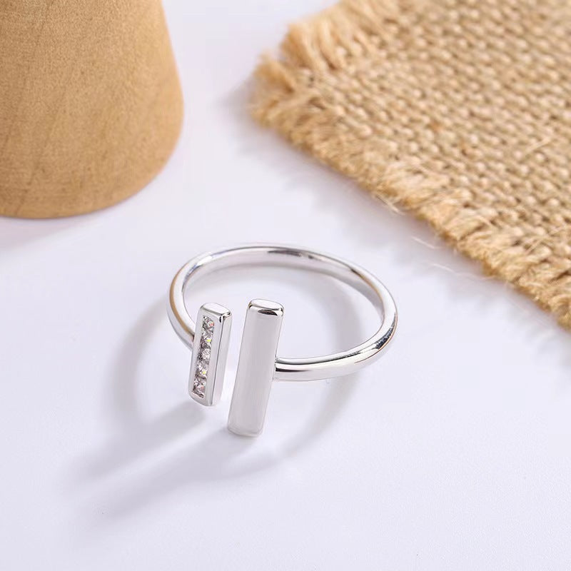 Anello doppia T minimalista