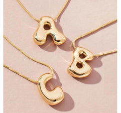 Collana lettera in ottone