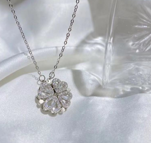 Collana Quadrifoglio magnetica
