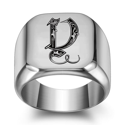 Anello con iniziale in titanio
