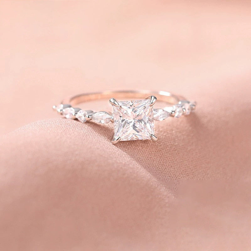 Anello zircone princess