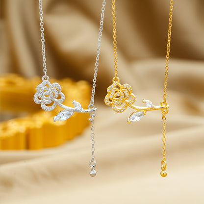 Collana rosa tridimensionale