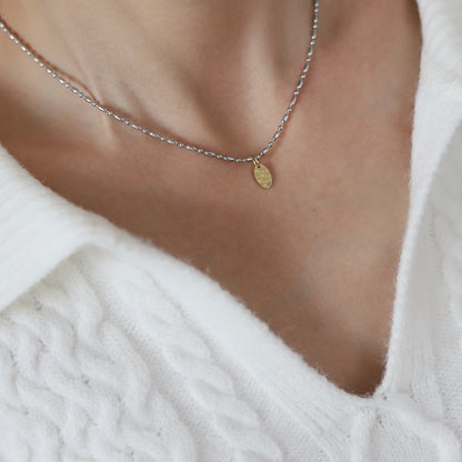 Collana lettere geometrica