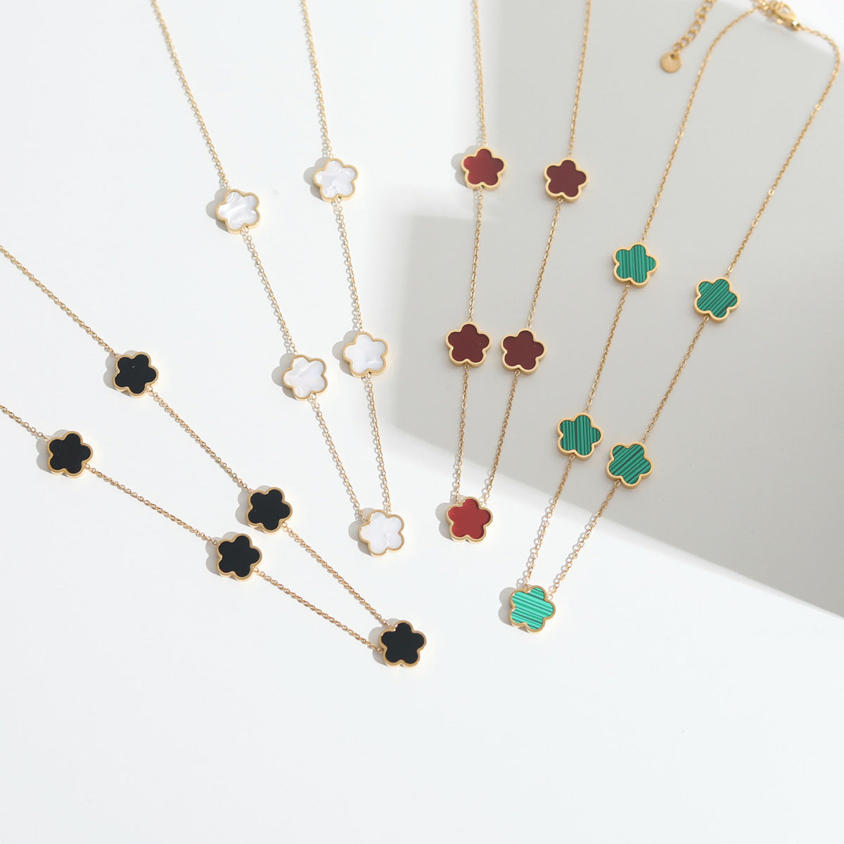 Collana choker fiori