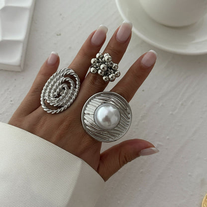 Anello perla geometrica