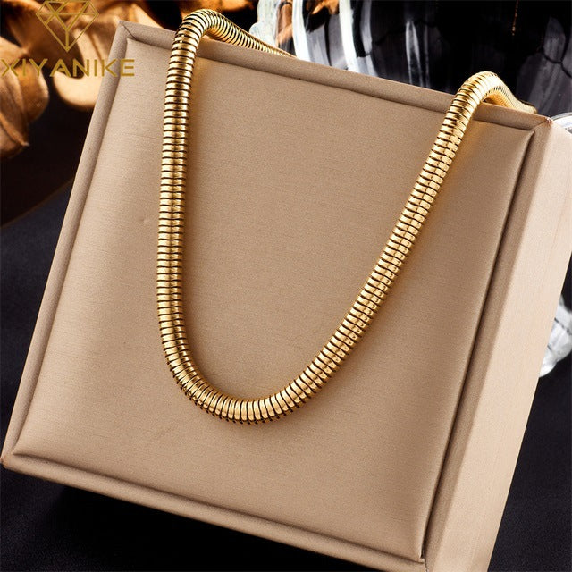 Collana con perline geometriche