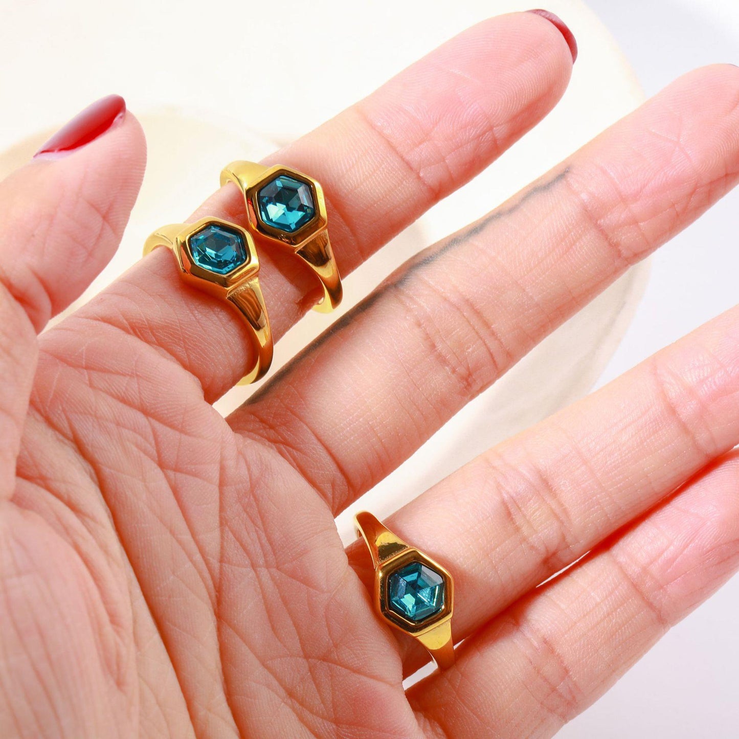 Anello cristallo esagonale