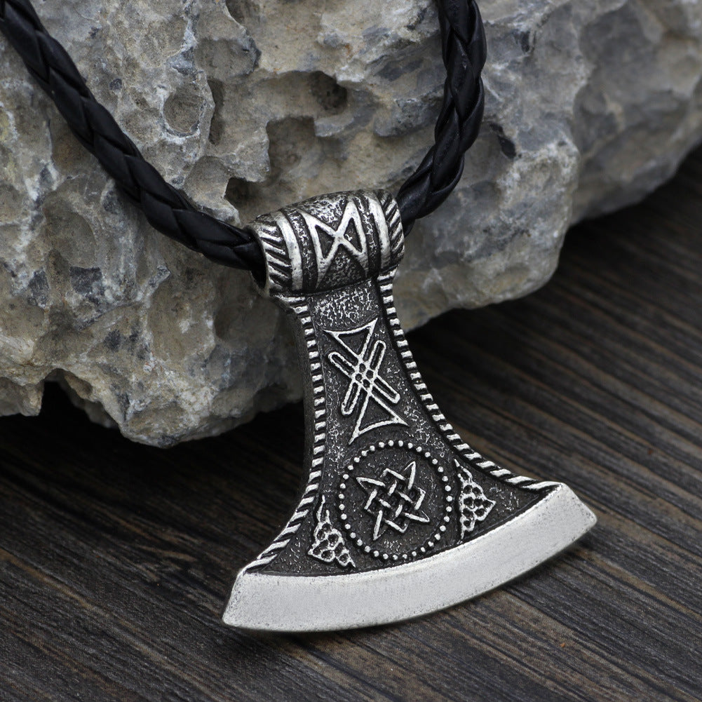 Collana con ascia vichinga