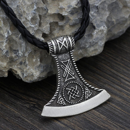 Collana con ascia vichinga