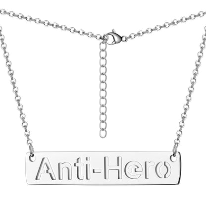 Collana con lettere titanio