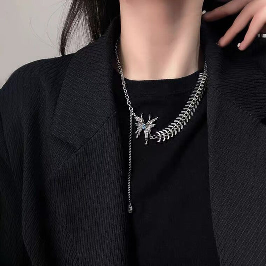 Collana farfalla da donna a spina di pesce
