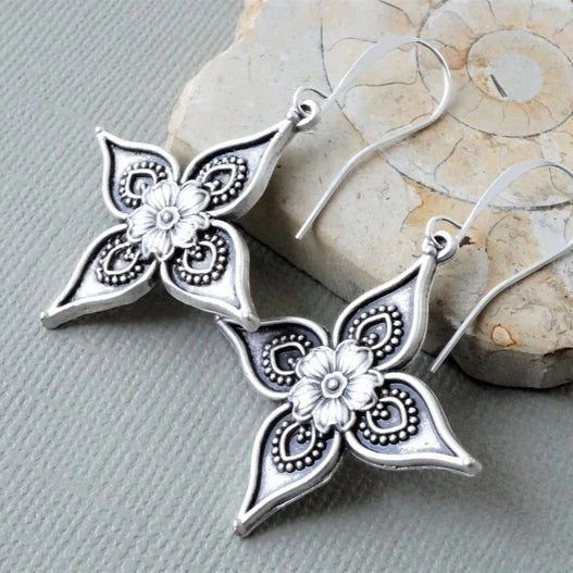 Orecchini fiore vintage cavi