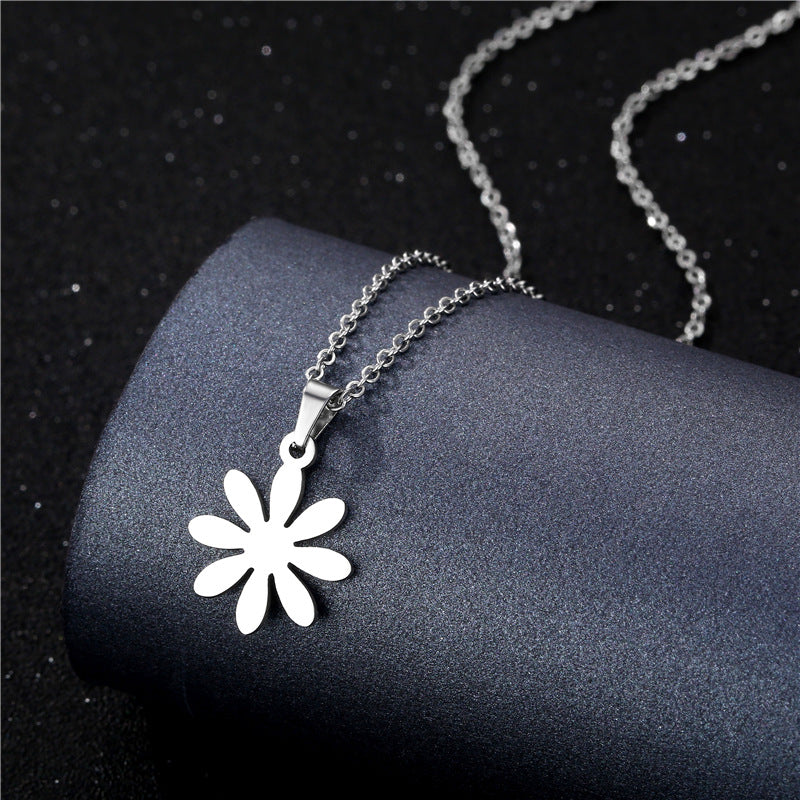 Collana geometrica traforata in acciaio inossidabile