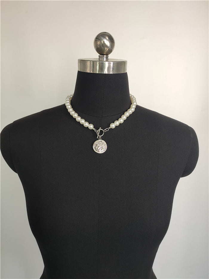 Collana moneta e perle con ciondolo