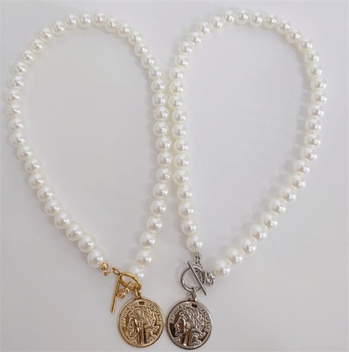 Collana moneta e perle con ciondolo