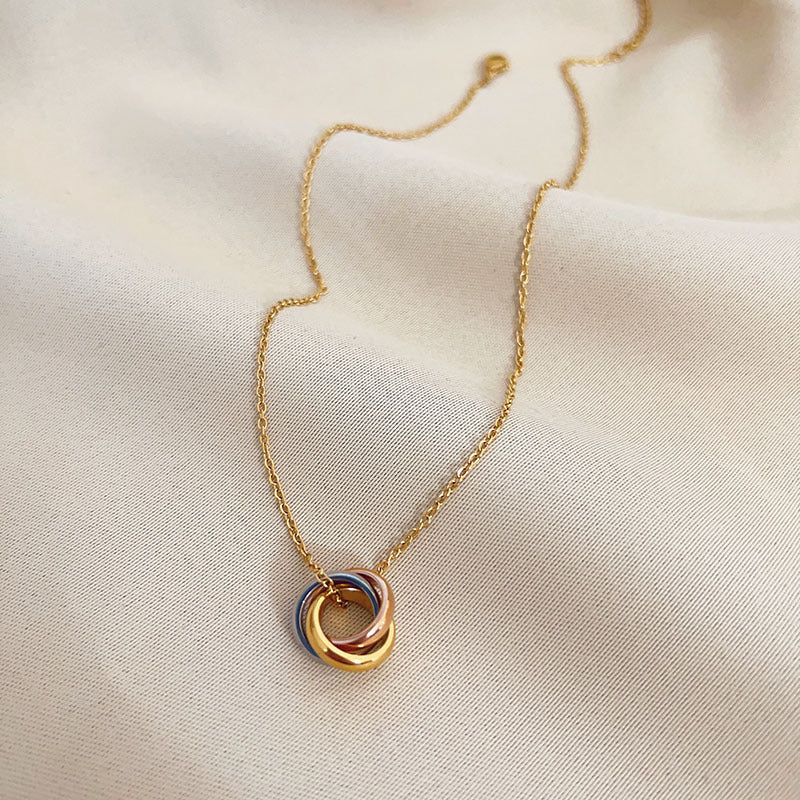 Collana tre anelli tricolore