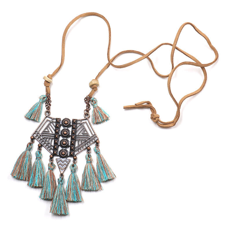 Pendente con nappa traforata