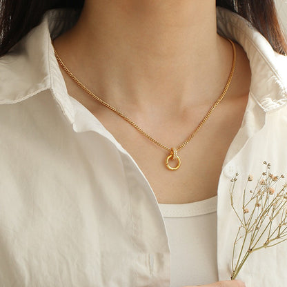 Collana minimalista versatile