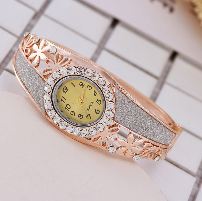 Orologio braccialetto da studentessa