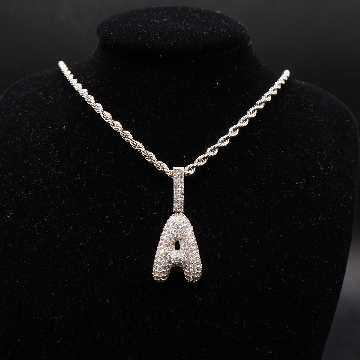 Collana lettera