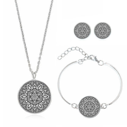 Collana mandala floreale pietre preziose