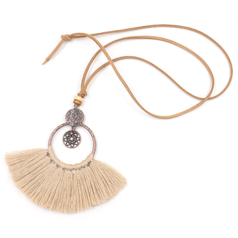Pendente con nappa traforata