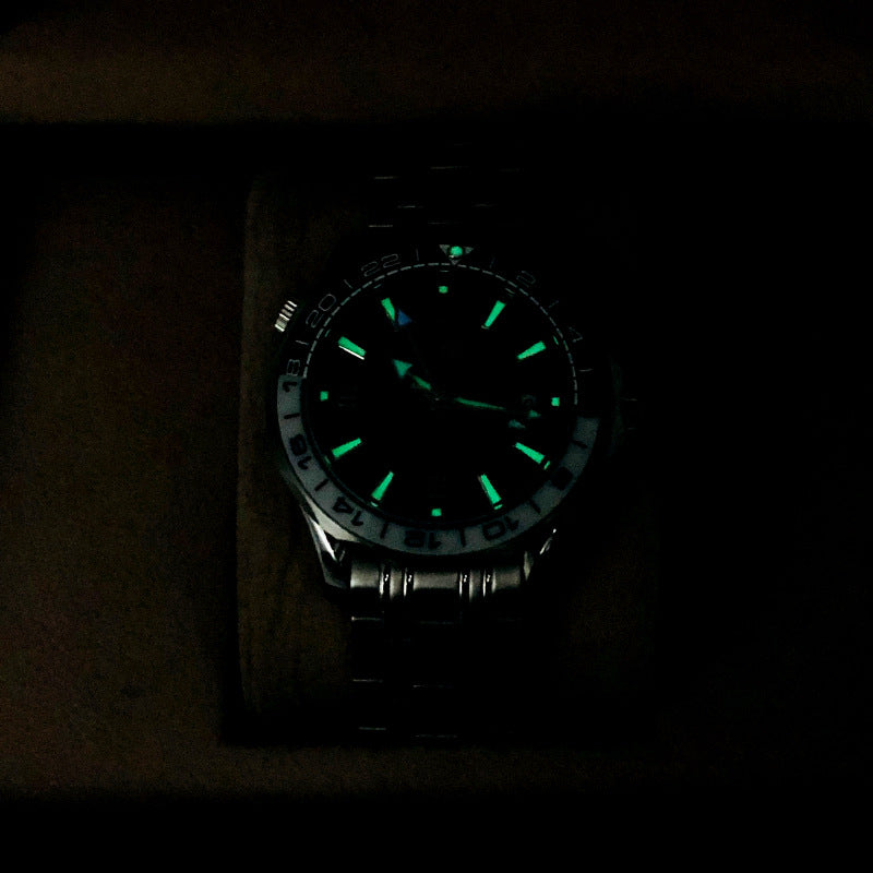 Orologio sportivo in acciaio luminoso