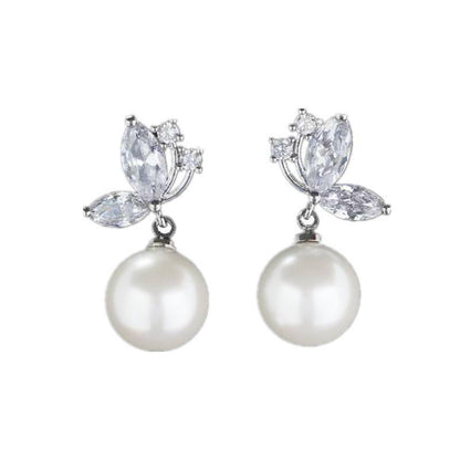 Orecchini farfalla perla strass