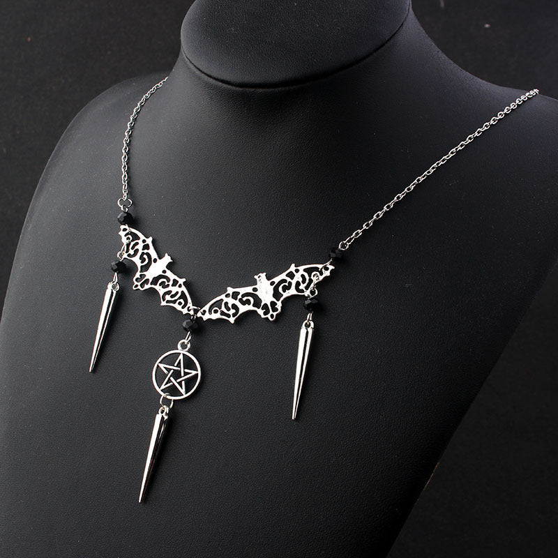 Collana pipistrello gotica