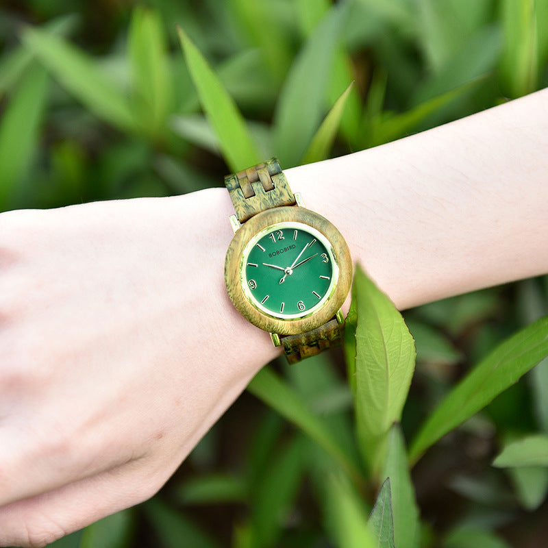 Orologio in legno semplice
