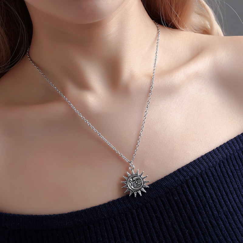 Collana sole sorridente
