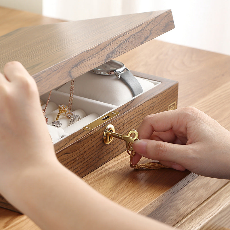 Collana con lucchetto legno