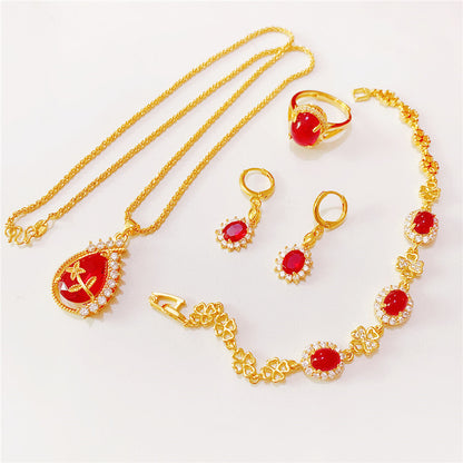 Collana etnica goccia rubino
