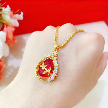 Collana etnica goccia rubino