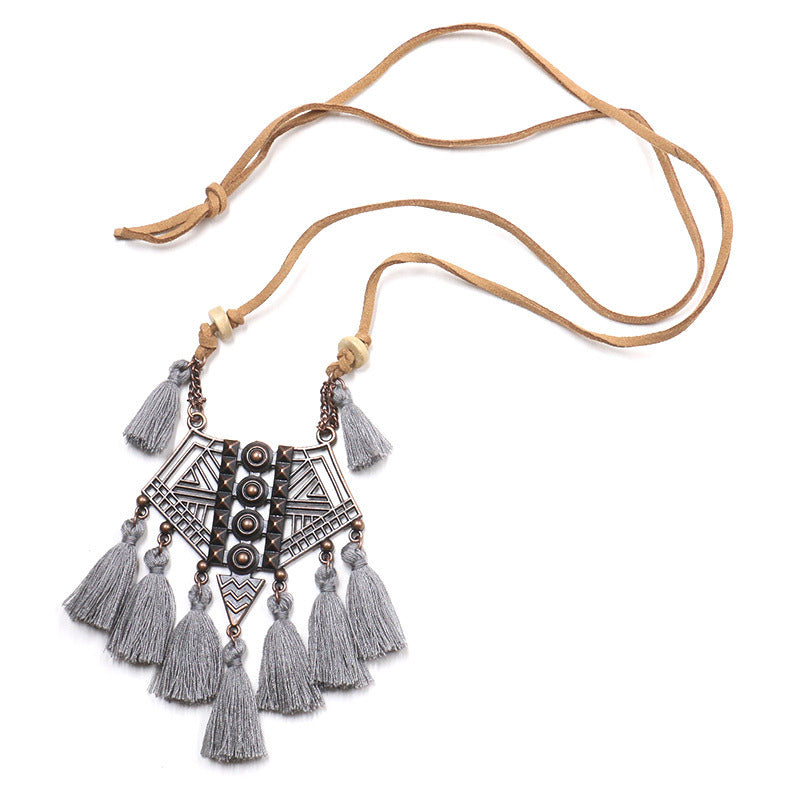 Pendente con nappa traforata