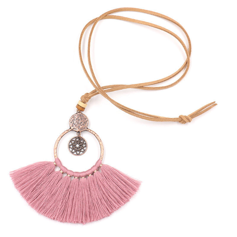 Pendente con nappa traforata